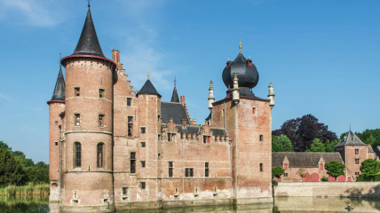 Van kasteel Buerstede naar kasteel Cleydael, twee buren in de wijk de Buerstede